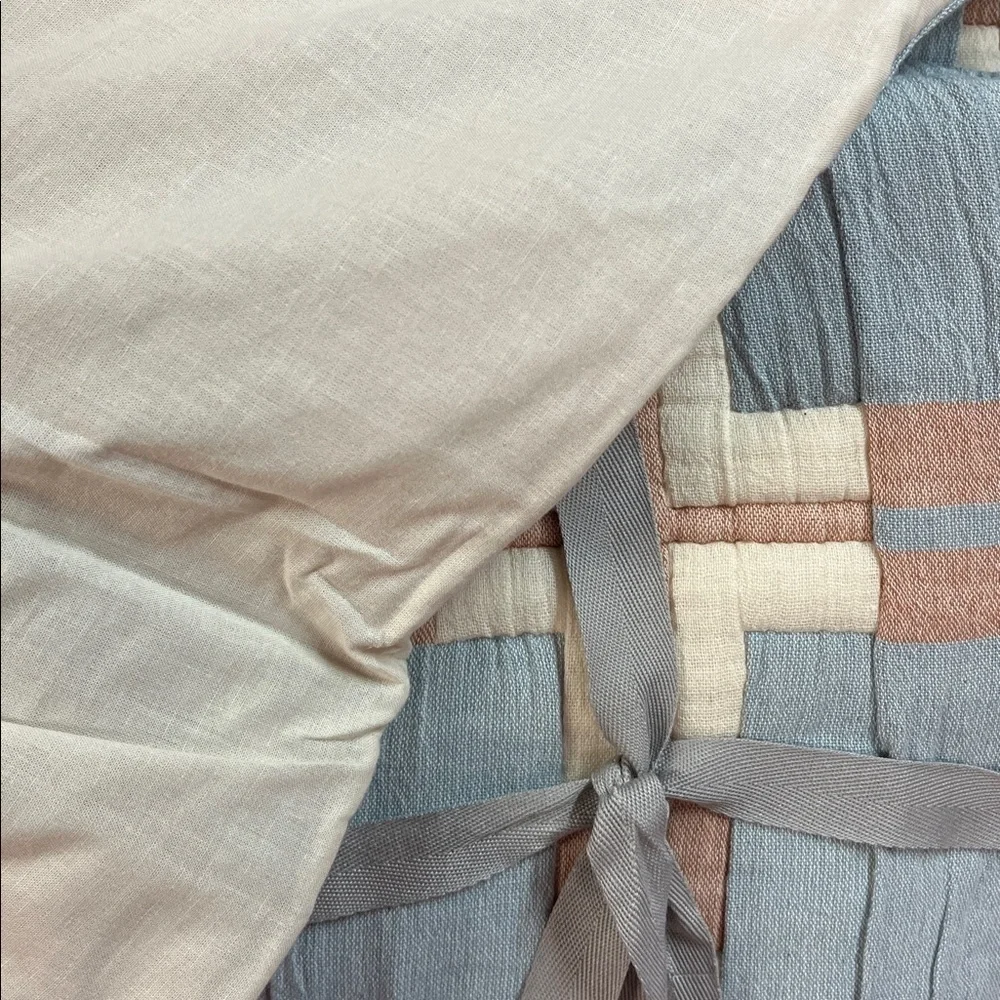 Anthropologie Sonya Matelasse 2 Standard Pillow Shams New. 20x26